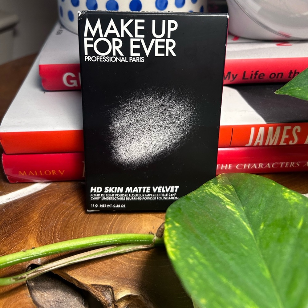 *new* MAKEUP FOREVER HD Skin Matte Velvet Blurring Foundation & Setting Powder💄